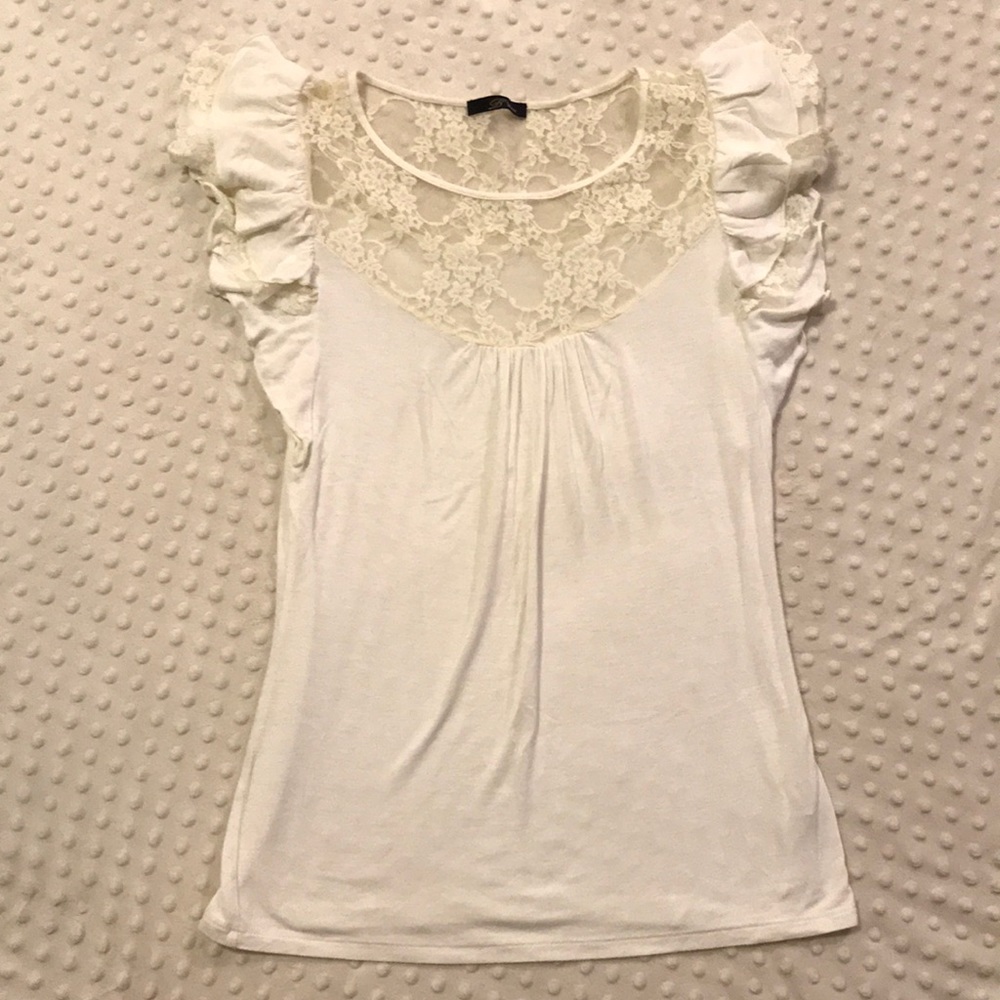 (3/$35) Like-new USA made B’leev lace and ruffle top
